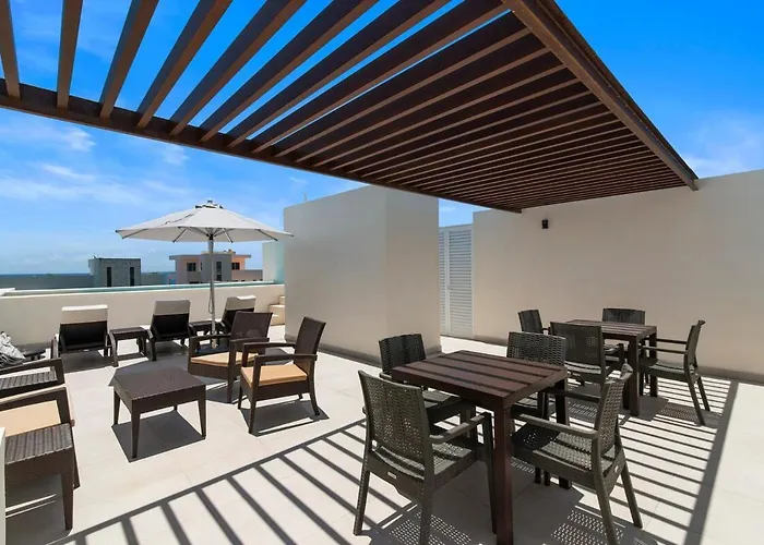 Luumha Private Hot Tub 7 Rooftop Pools Access