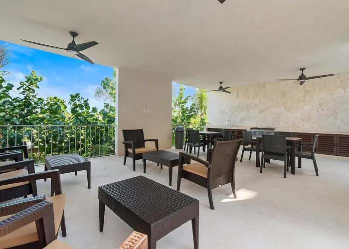 Luumha Private Hot Tub 7 Rooftop Pools Access